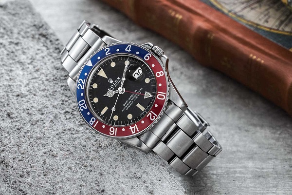 Đồng hồ Rolex với 2 lịch ngày, thứ