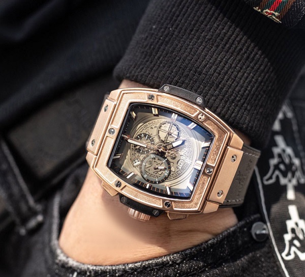 Đồng hồ Hublot mặt vuông mẫu là trang sức tuyệt vời