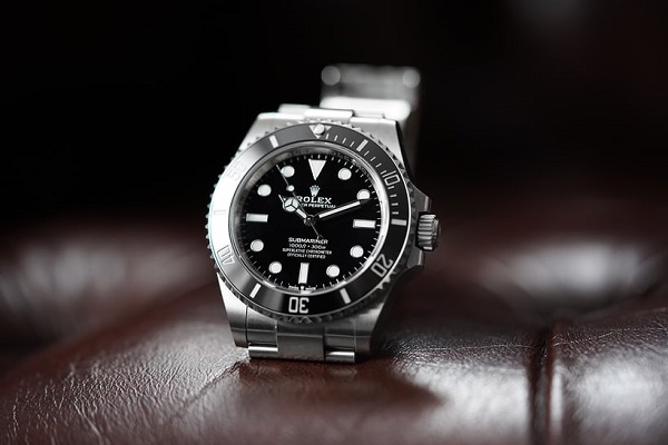 Cách nhận biết đồng hồ Rolex Thụy Sỹ Chính hãng