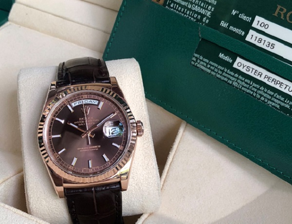 Chiếc đồng hồ Rolex dây da nổi tiếng