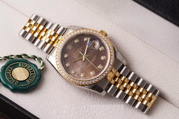 Giới thiệu chiếc đồng hồ Rolex mặt xà cừ 